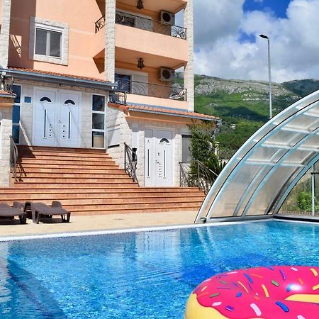 Villa Dolphin Apartments Petrovac Exteriör bild