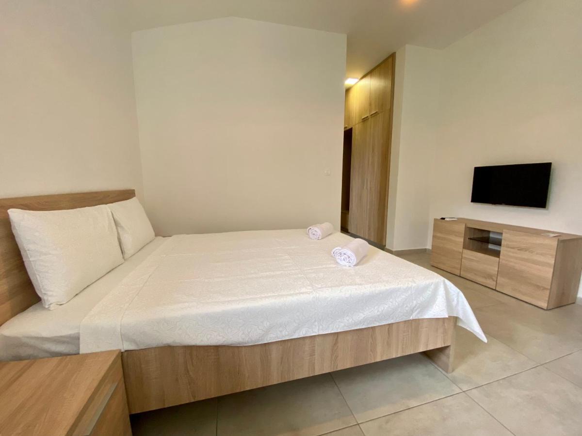Villa Dolphin Apartments Petrovac Exteriör bild