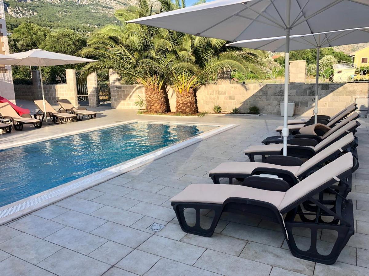 Villa Dolphin Apartments Petrovac Exteriör bild
