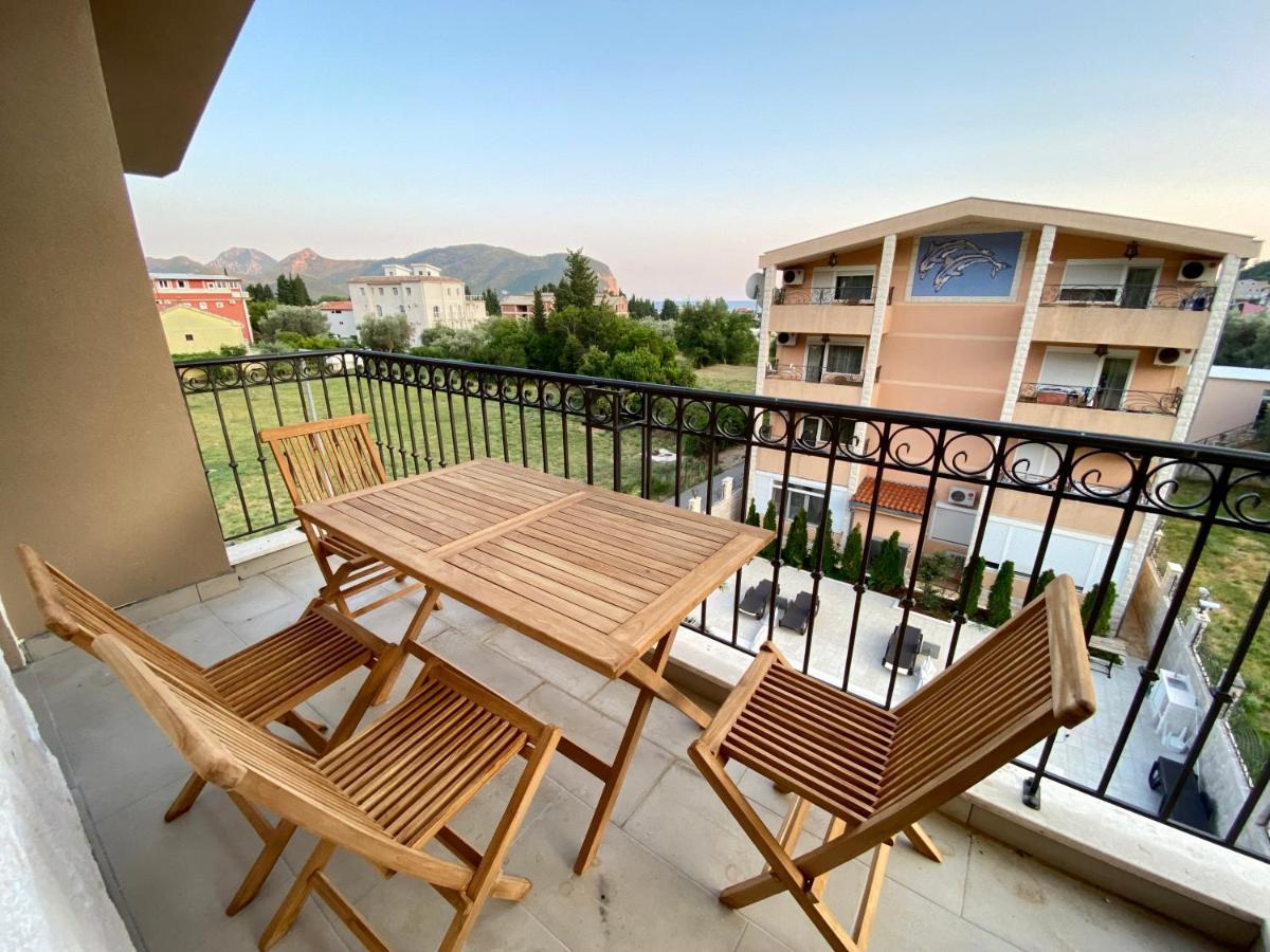 Villa Dolphin Apartments Petrovac Exteriör bild