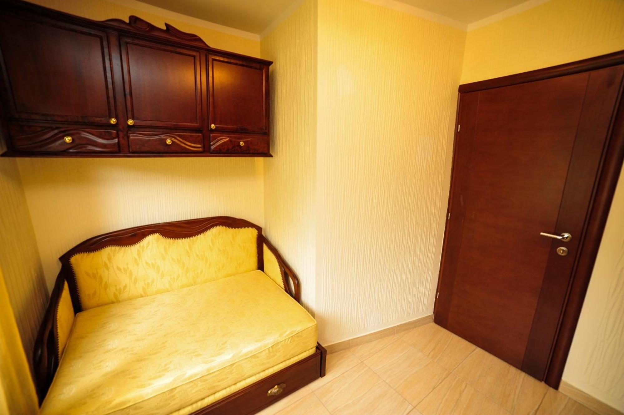 Villa Dolphin Apartments Petrovac Rum bild
