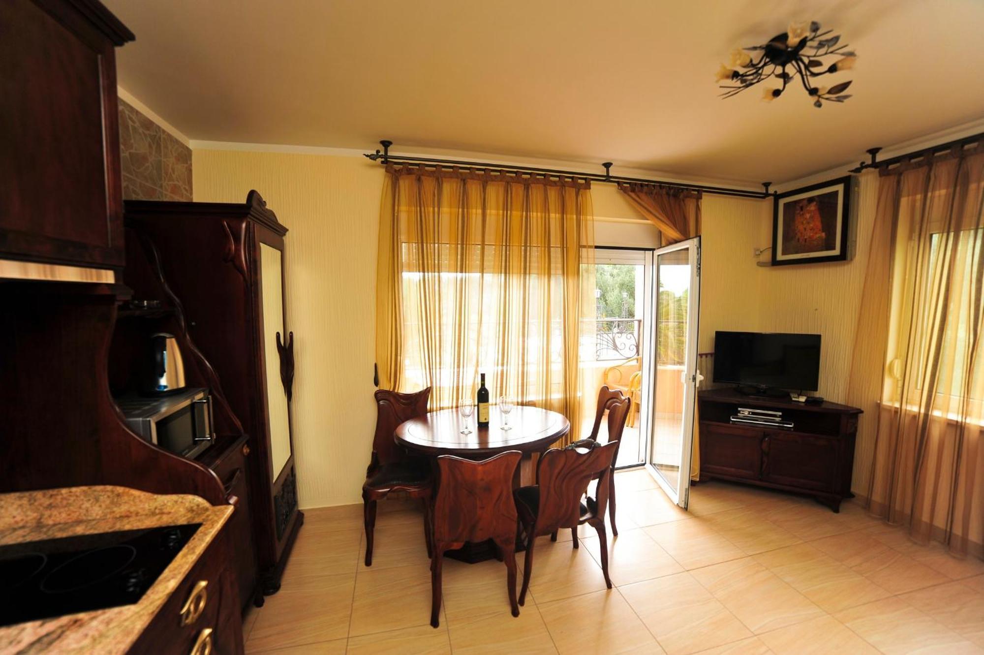 Villa Dolphin Apartments Petrovac Rum bild