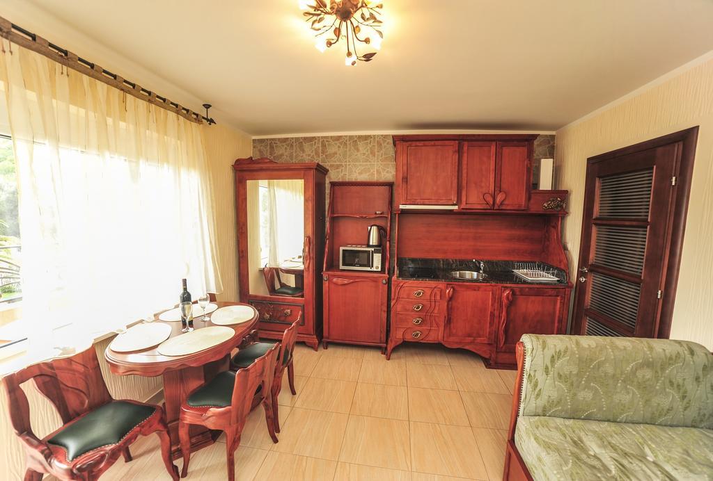 Villa Dolphin Apartments Petrovac Exteriör bild