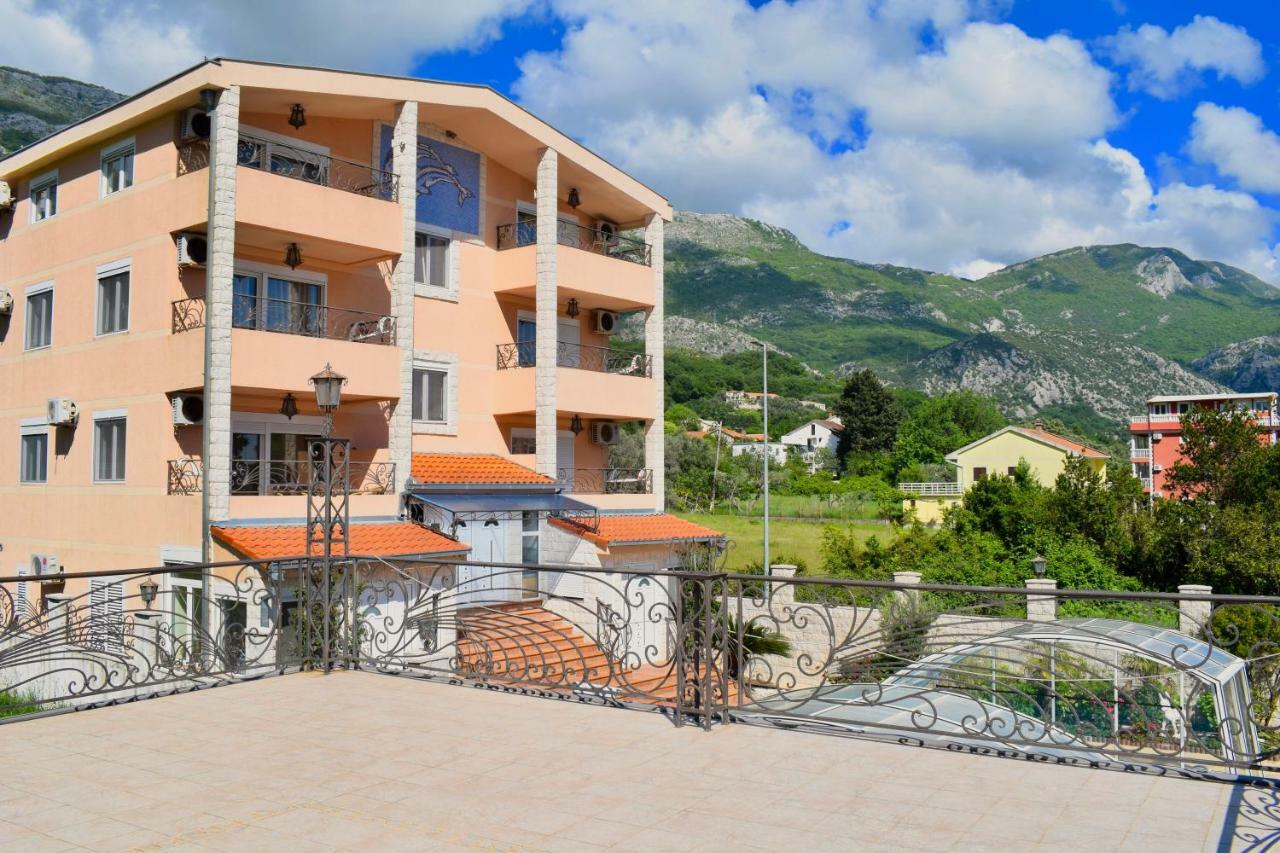 Villa Dolphin Apartments Petrovac Exteriör bild