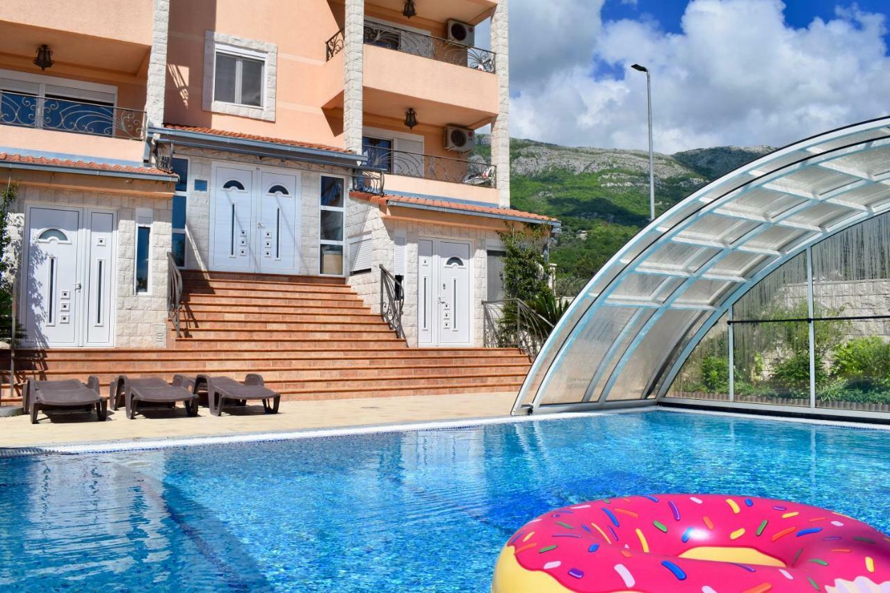 Villa Dolphin Apartments Petrovac Exteriör bild