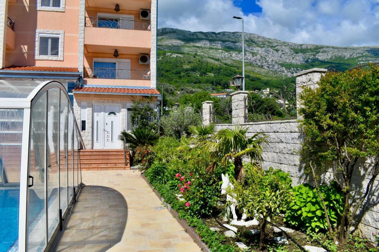 Villa Dolphin Apartments Petrovac Exteriör bild