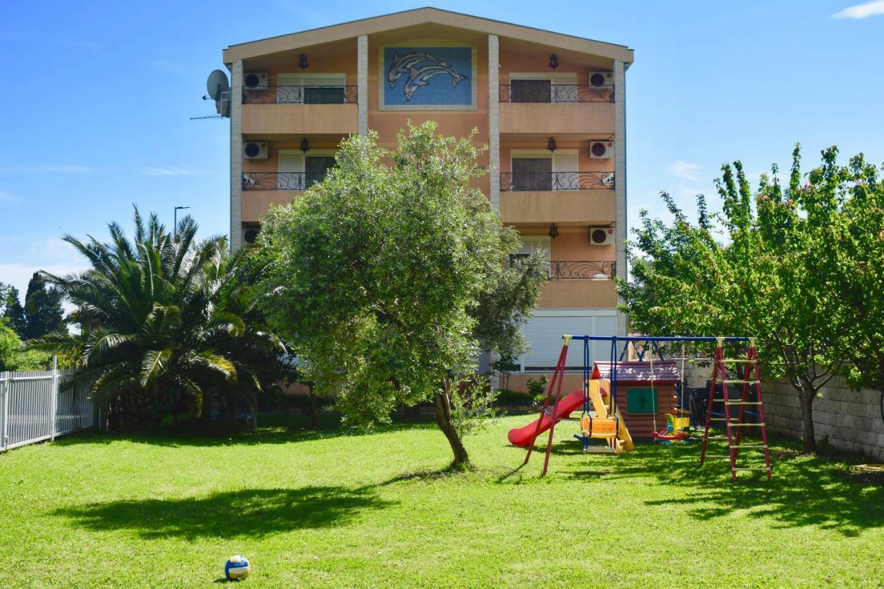 Villa Dolphin Apartments Petrovac Exteriör bild