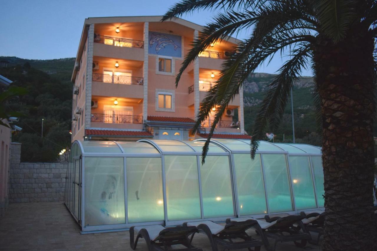 Villa Dolphin Apartments Petrovac Exteriör bild