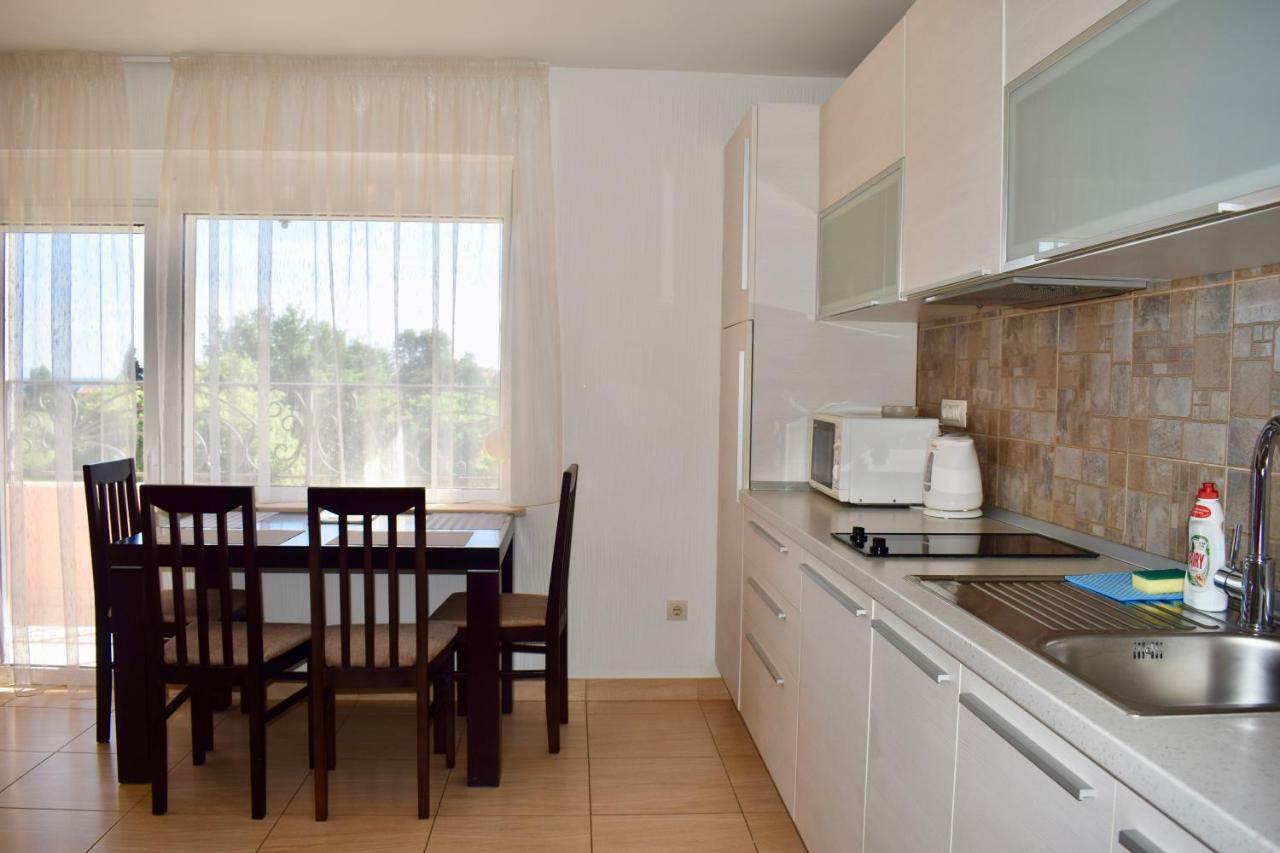 Villa Dolphin Apartments Petrovac Exteriör bild